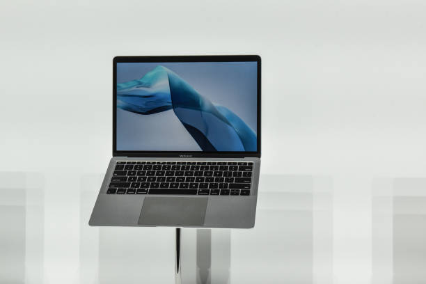 MACBOOK AIR 2018 - Image 2
